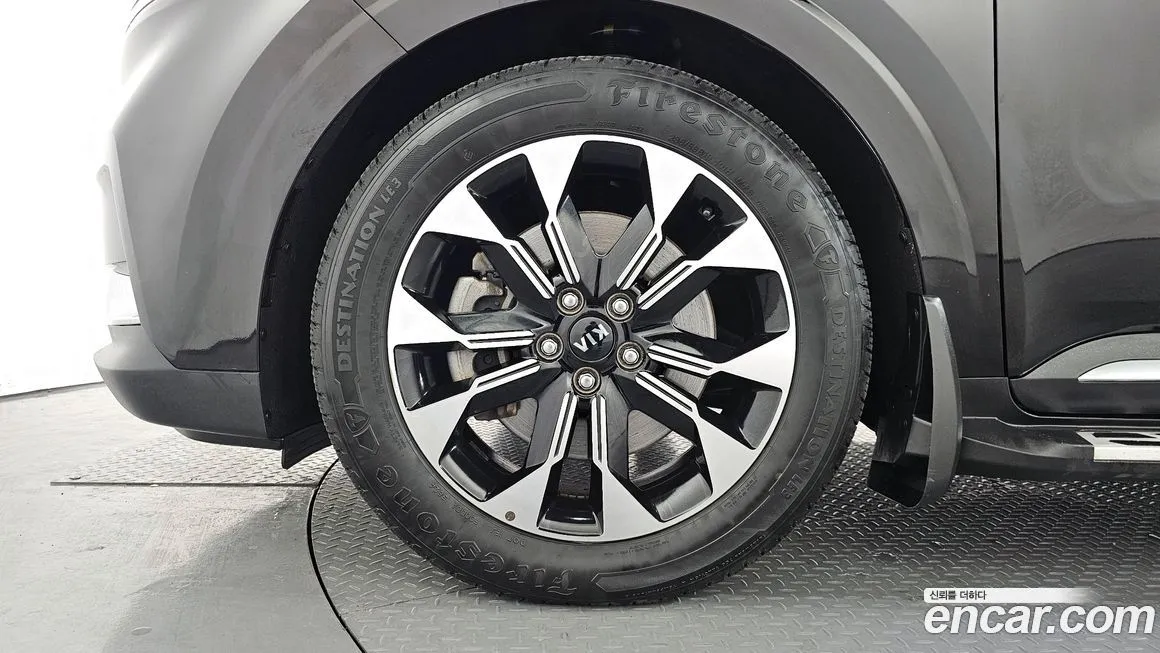 Kia Carnival — фото 10