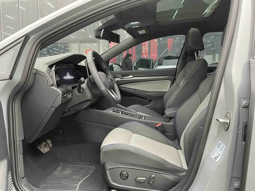 Volkswagen Golf 2025 из CN, фото 9