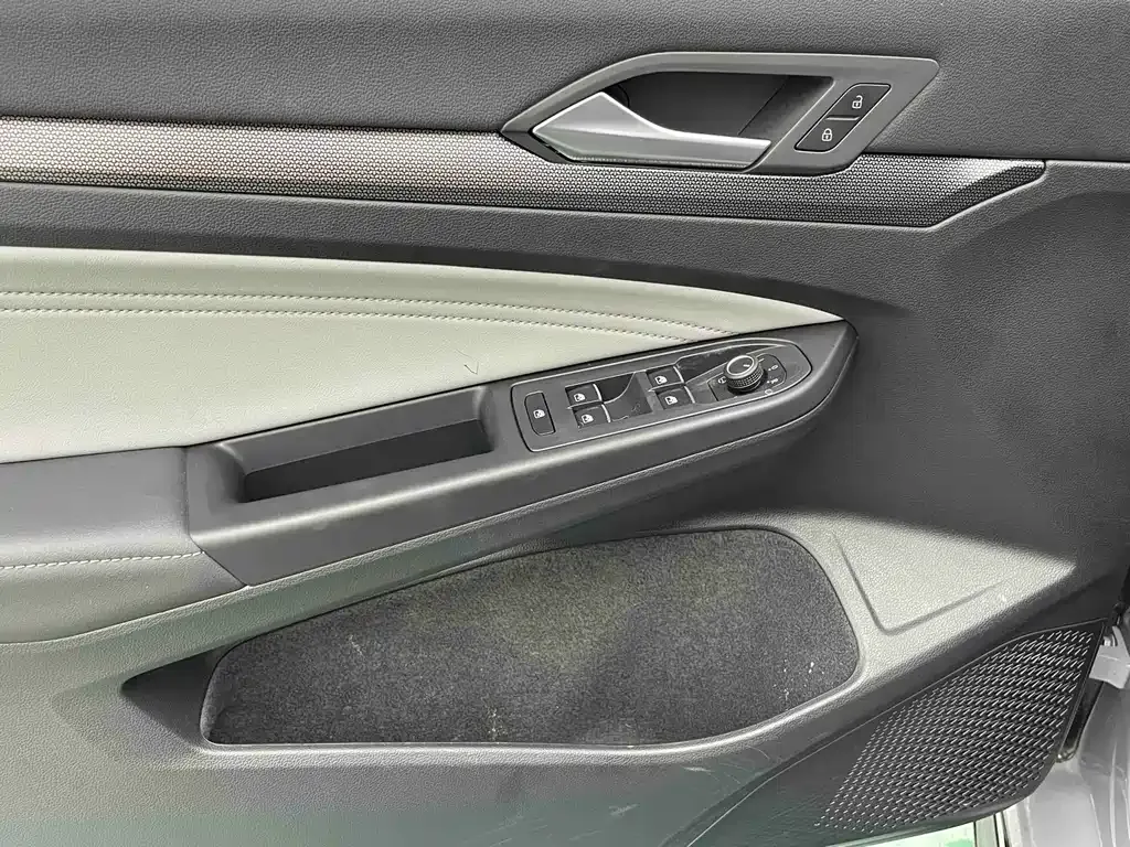 Volkswagen Golf 2025 из CN, фото 8