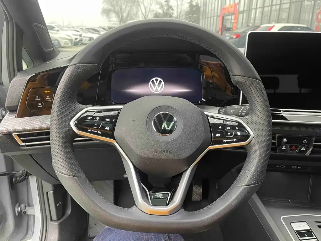 Volkswagen Golf 2025 из CN, фото 7