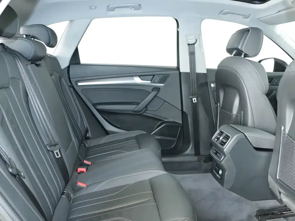 Audi Q5L 2023 из CN, фото 7