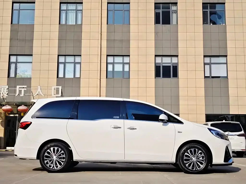 Buick GL8 2025 из CN, фото 7