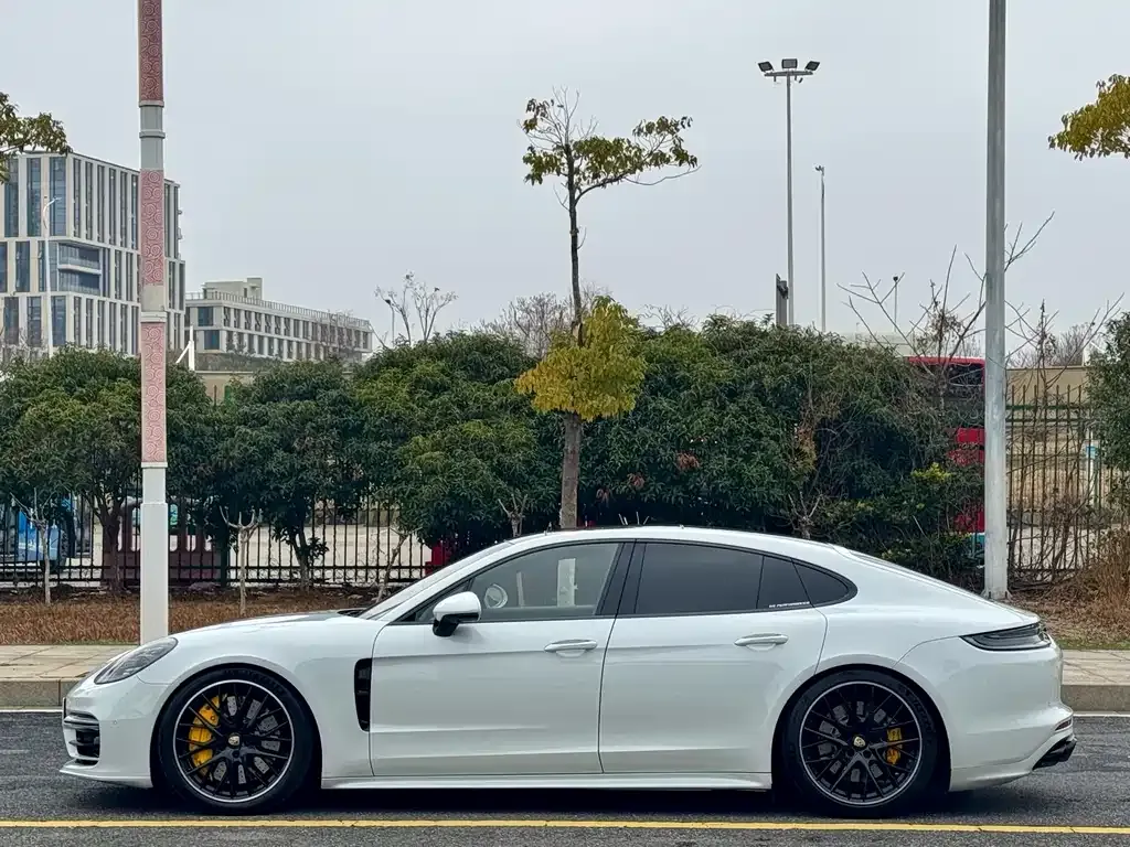 Porsche Panamera — фото 10