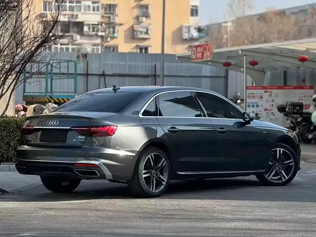 Audi A4L — фото 5