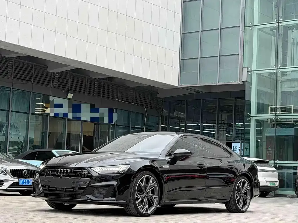 Audi A7L 2023 из CN, фото 1