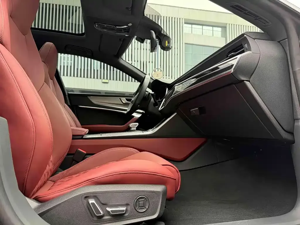 Audi A7L 2023 из CN, фото 5