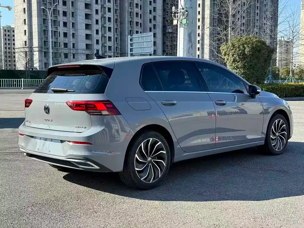 Volkswagen Golf 2022 из CN, фото 6