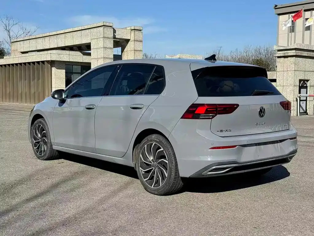 Volkswagen Golf 2022 из CN, фото 8