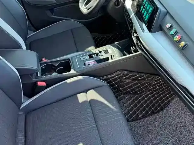 Volkswagen Golf 2022 из CN, фото 5
