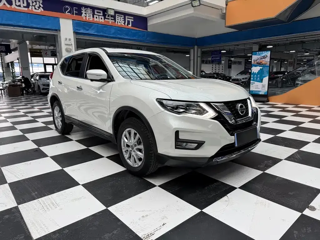 Nissan X-Trail — фото 7