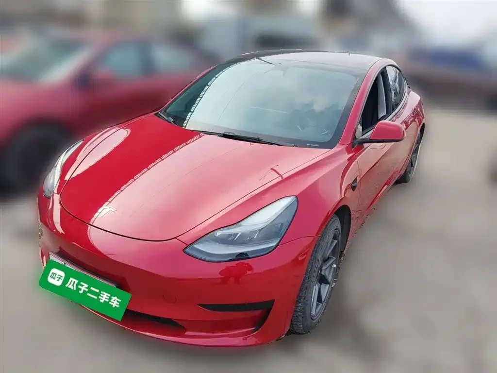 Tesla Model 3 — фото 1