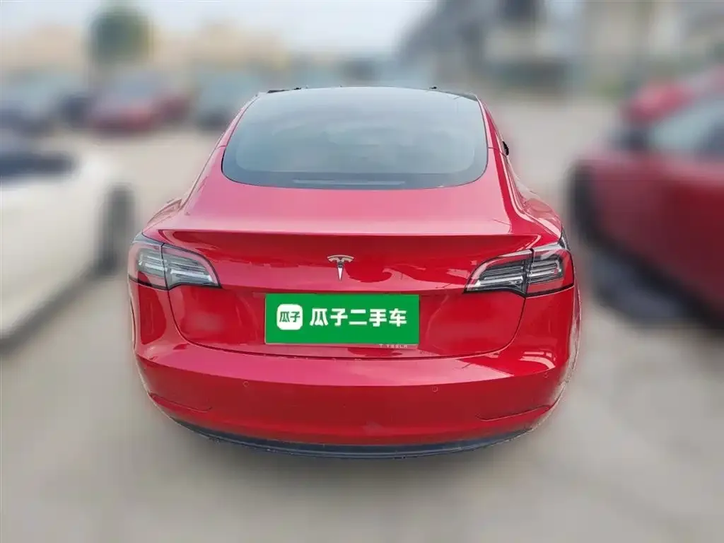 Tesla Model 3 — фото 3
