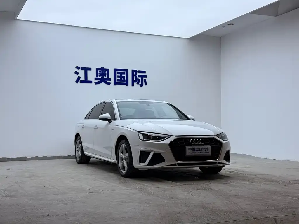 Audi A4L 2021 из CN, фото 2