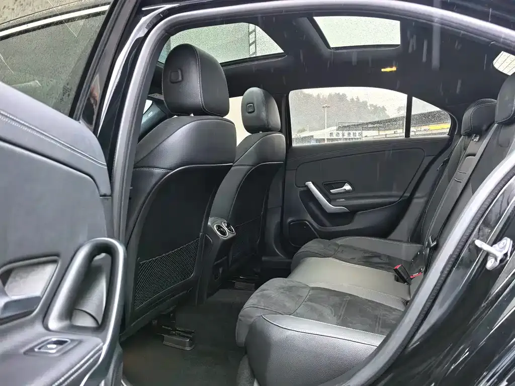 Mercedes-Benz A-Class 2023 из CN, фото 4