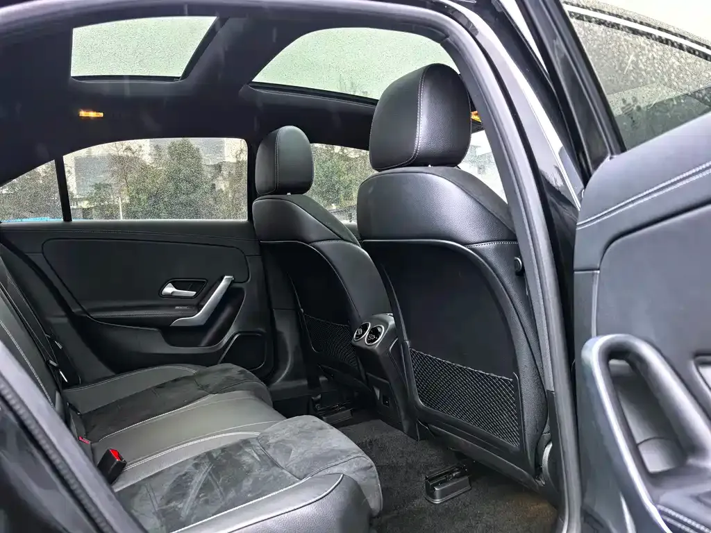 Mercedes-Benz A-Class 2023 из CN, фото 7
