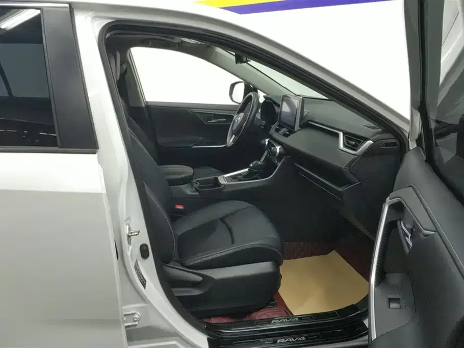 Toyota RAV4 2022 из CN, фото 2