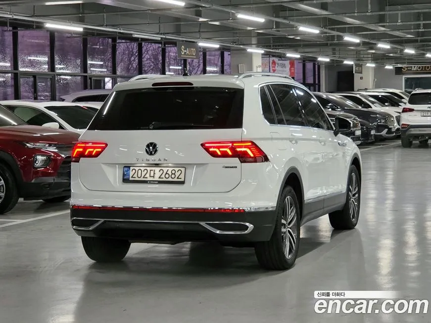 Volkswagen Tiguan — фото 2