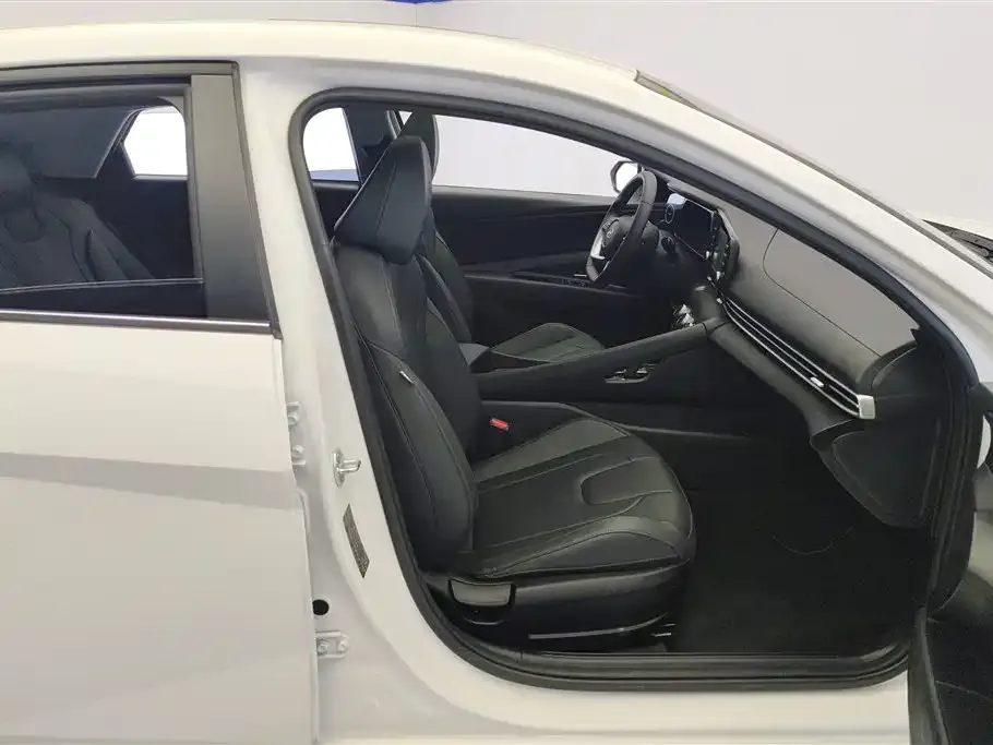 Hyundai Elantra 2024 из CN, фото 9