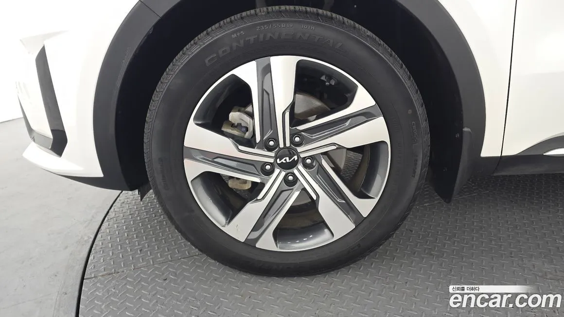 Kia Sorento — фото 7