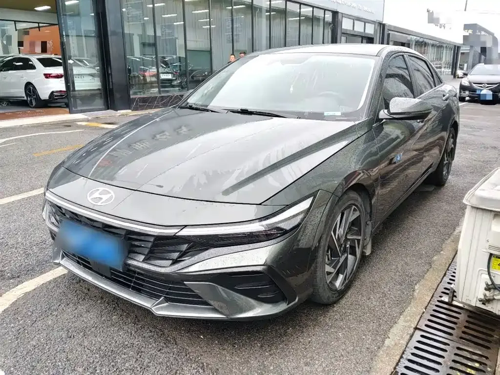Hyundai Elantra 2023 из CN, фото 10