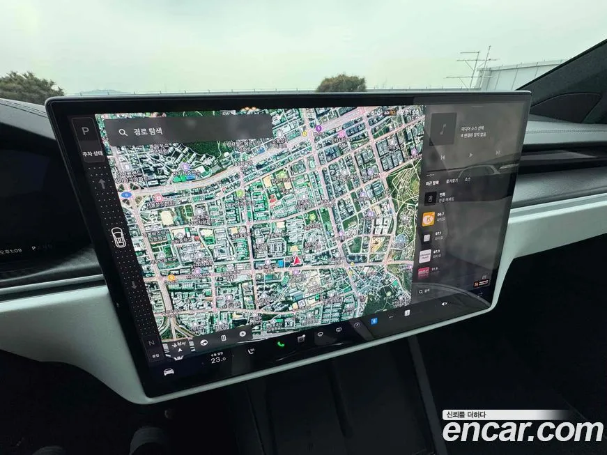 Tesla Model X — фото 4