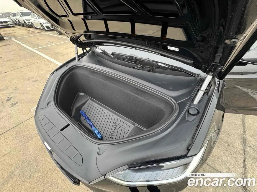 Tesla Model X — фото 10