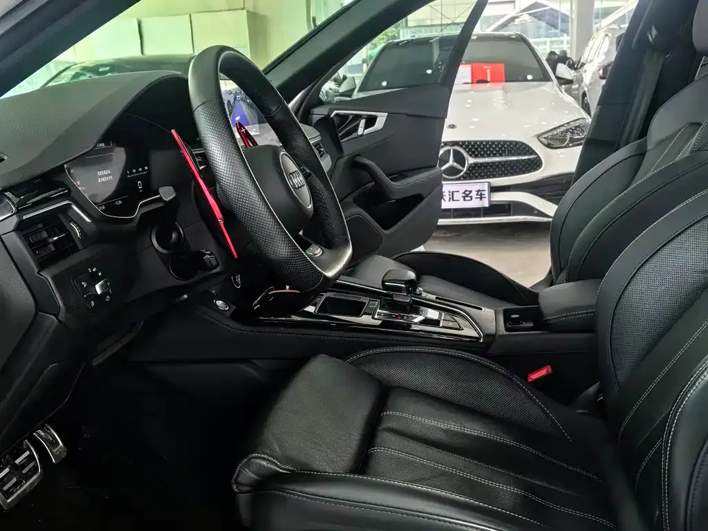 Audi A4L 2024 из CN, фото 4