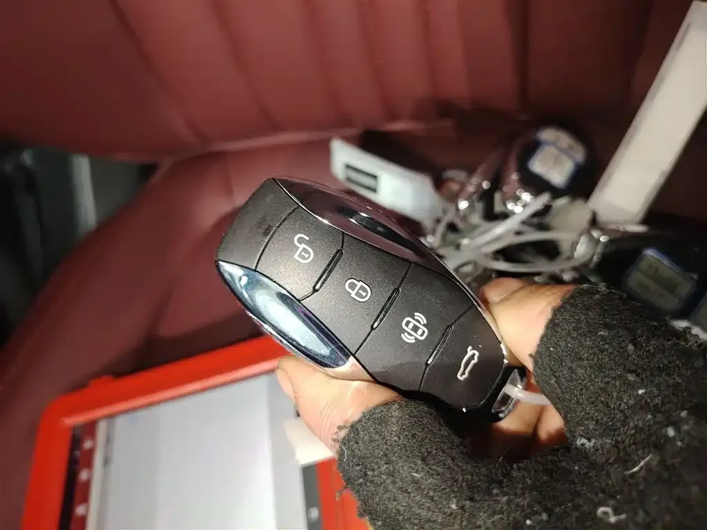 Hongqi H5 PHEV 2025 из CN, фото 4
