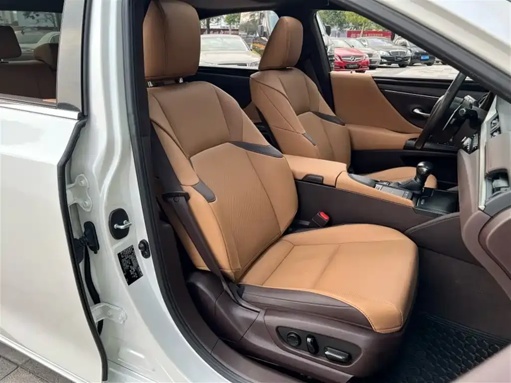 Lexus ES 2021 из CN, фото 4