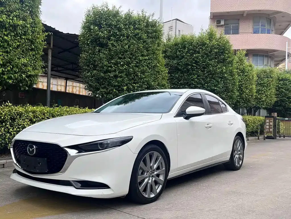 Mazda 3 Axela 2023 из CN, фото 1