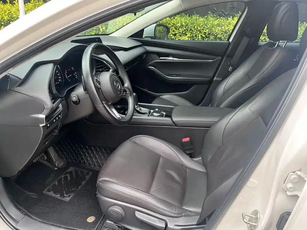 Mazda 3 Axela 2023 из CN, фото 7