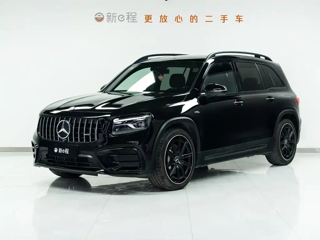 Mercedes-Benz GLB AMG — фото 1