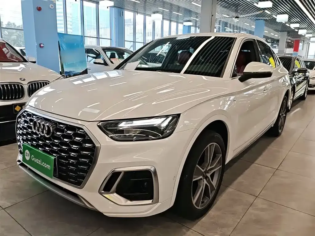 Audi Q5L Sportback 2022 из CN, фото 1