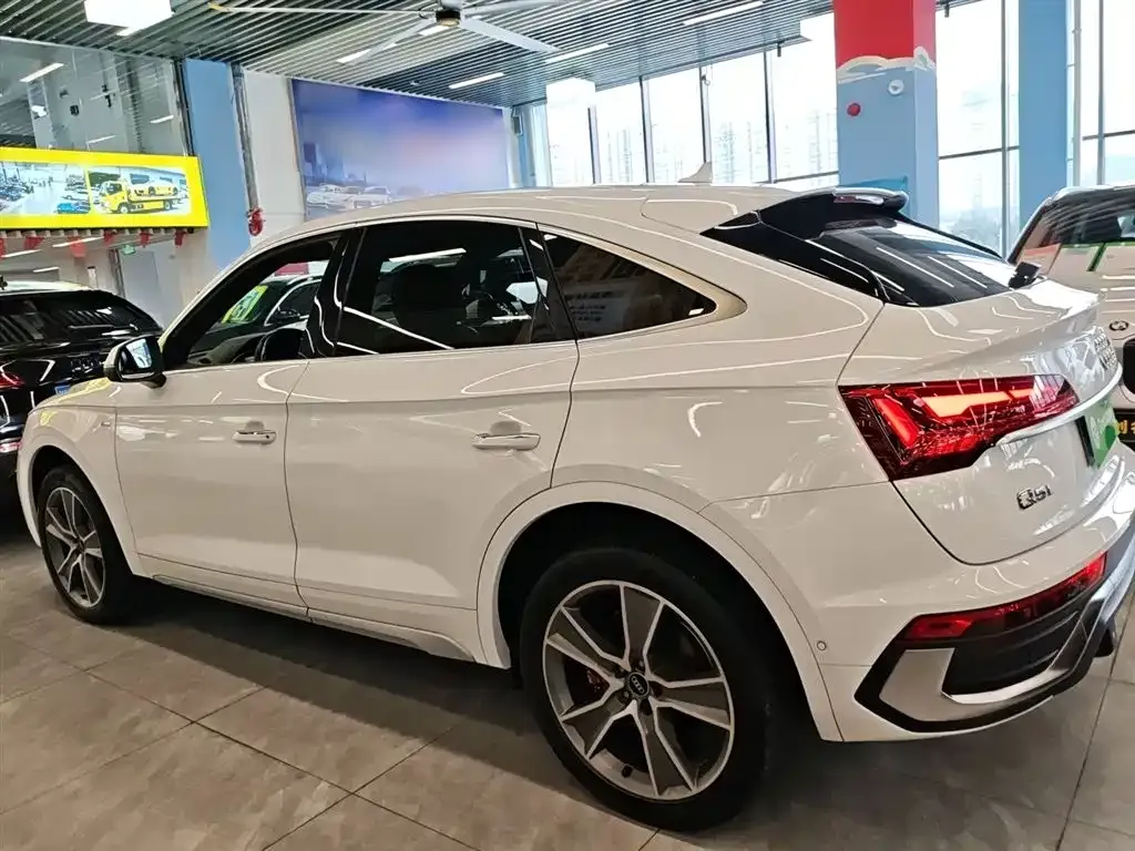 Audi Q5L Sportback 2022 из CN, фото 3