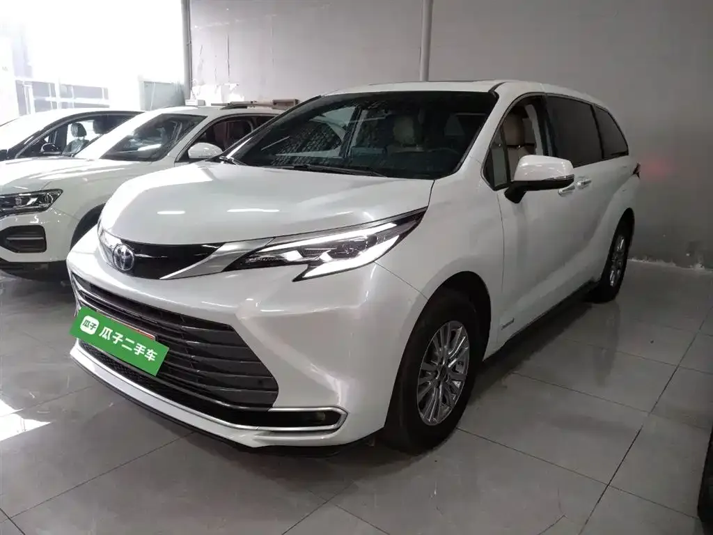 Toyota Sienna 2022 из CN, фото 1