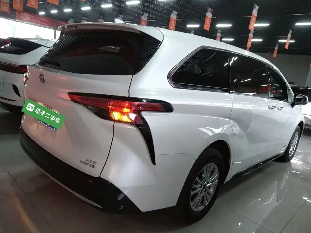 Toyota Sienna 2022 из CN, фото 6