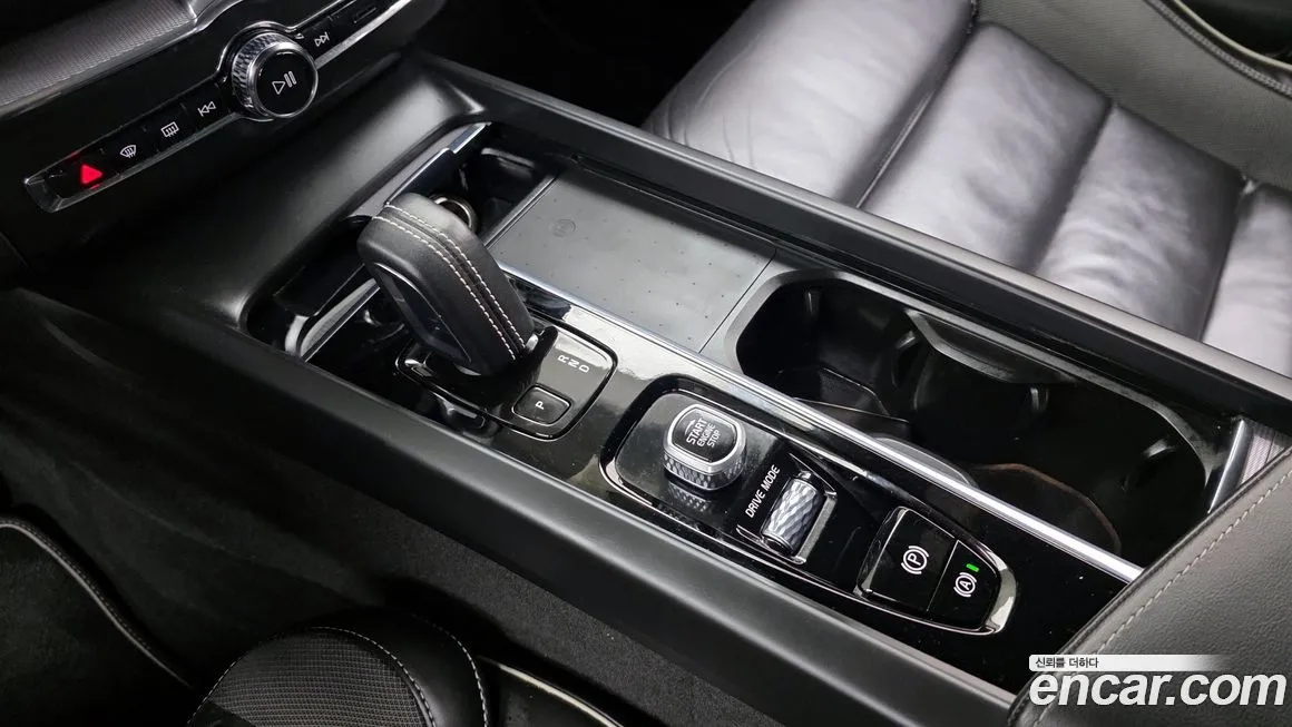 Volvo XC60 2021 из KR, фото 7