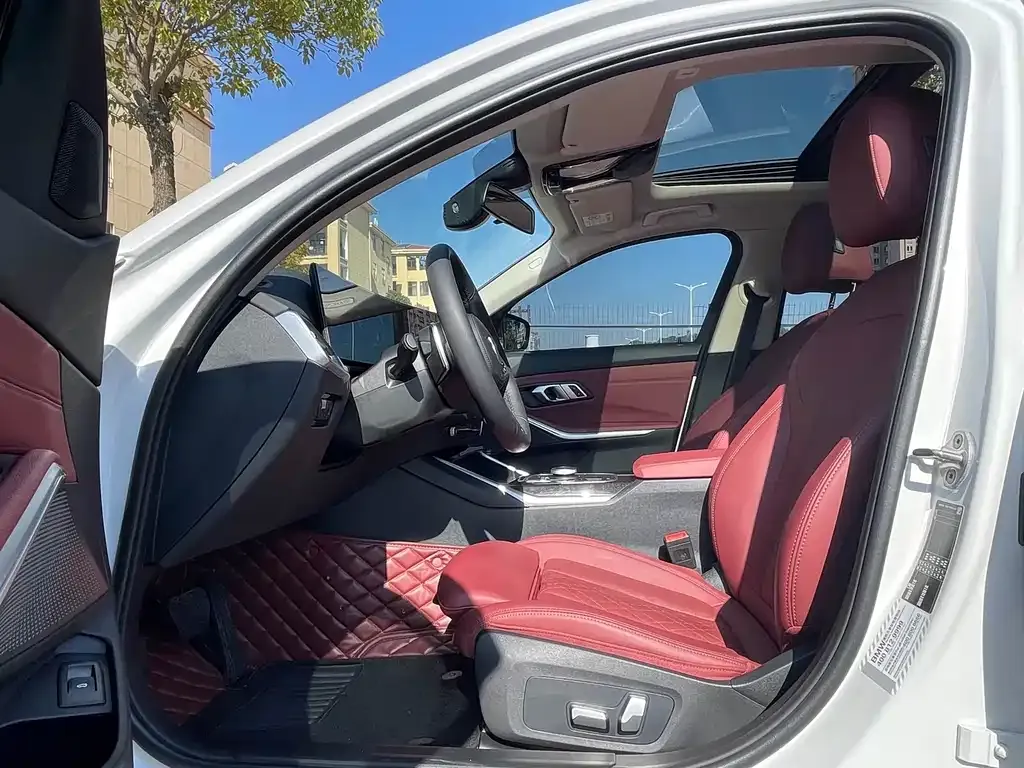 BMW 3 Series 2023 из CN, фото 9