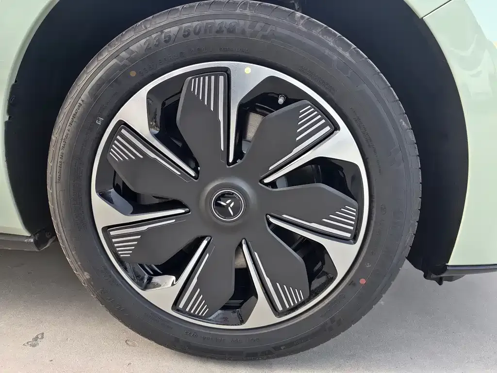Hongqi Tiangong 05 2025 из CN, фото 7