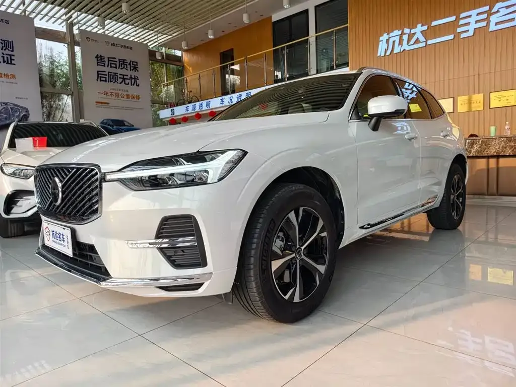 Volvo XC60 — фото 1