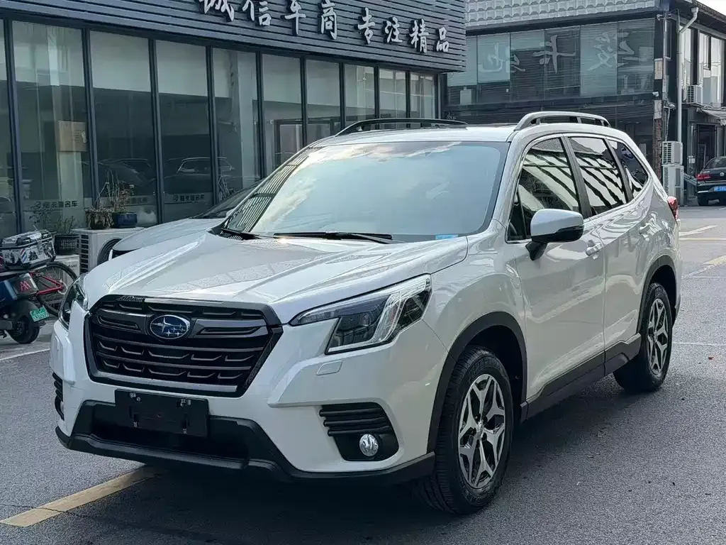 Subaru Forester — фото 1