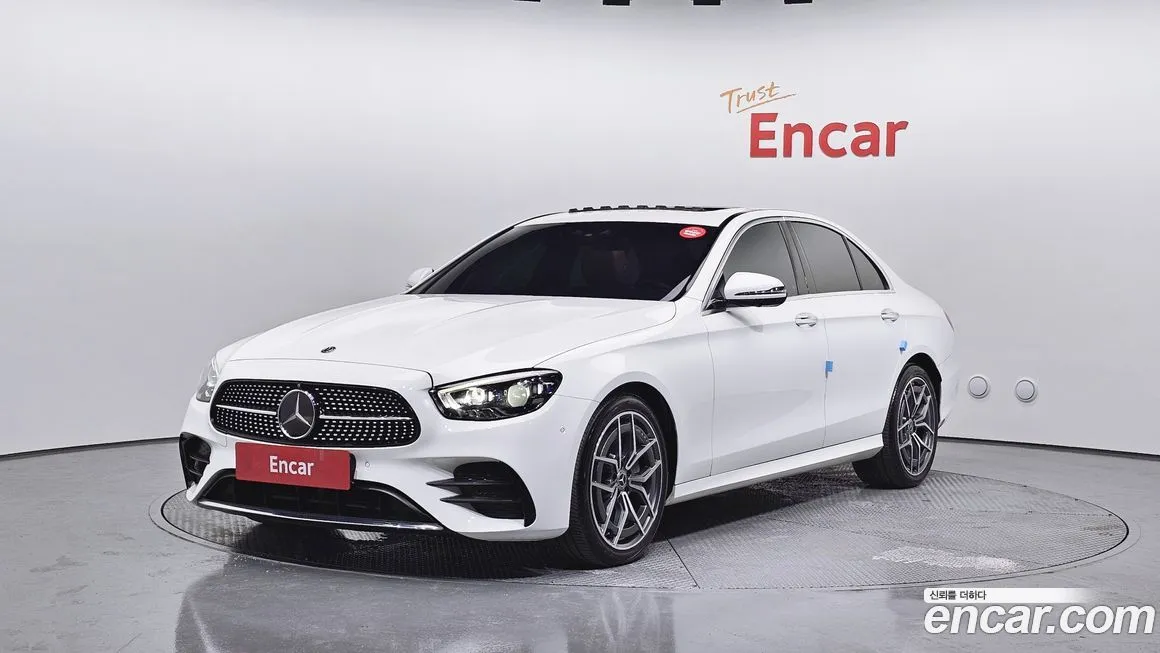 Mercedes-Benz E-Class — фото 1