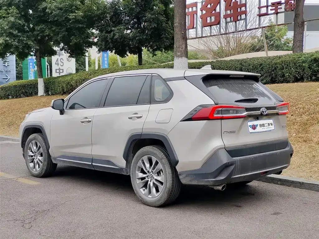 Toyota Wildlander — фото 10