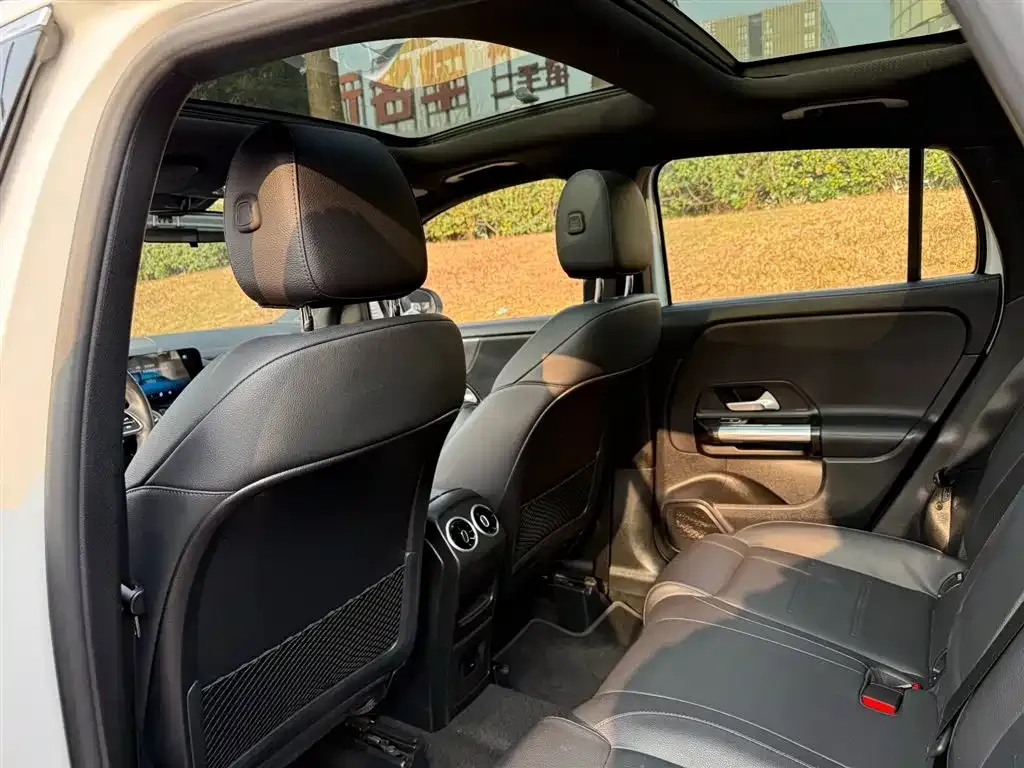 Mercedes-Benz GLA 2023 из CN, фото 2