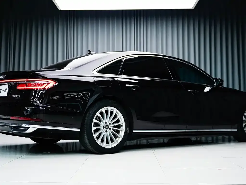 Audi A8 2021 из CN, фото 7