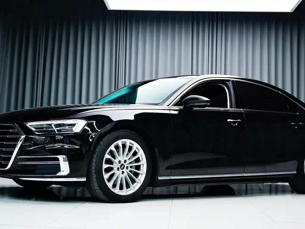Audi A8 2021 из CN, фото 4