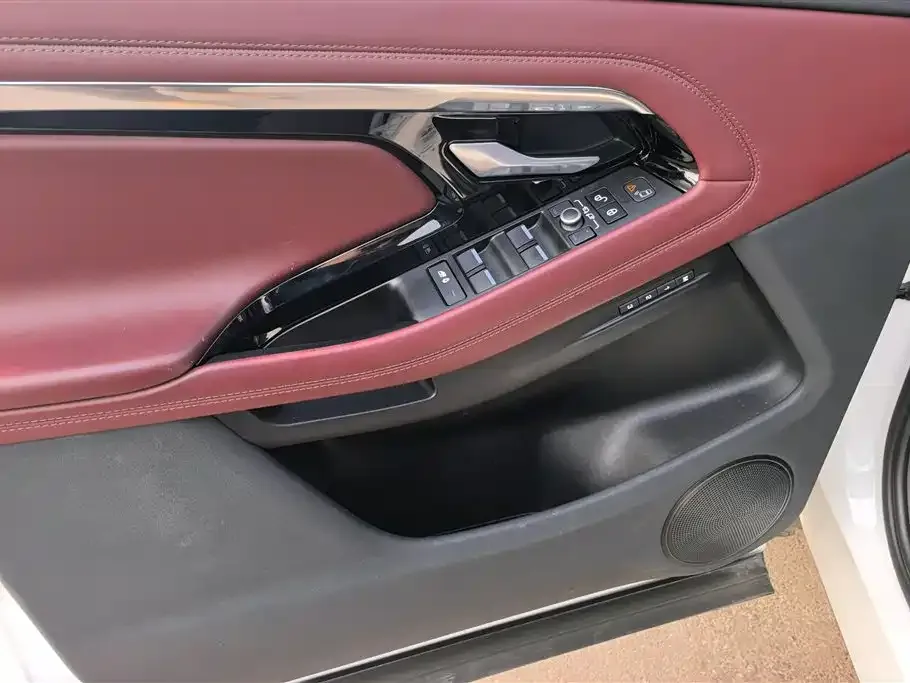 Land Rover Evoque 2021 из CN, фото 3