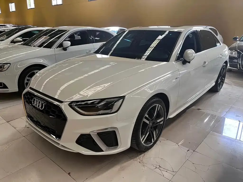 Audi A4L 2022 из CN, фото 1