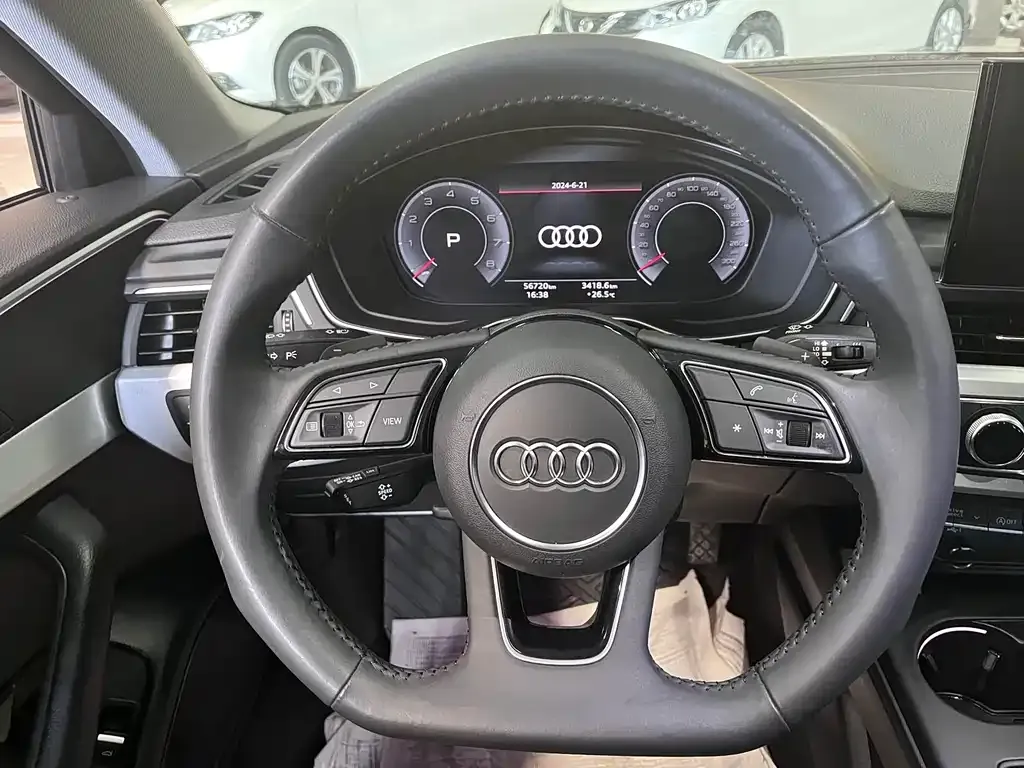 Audi A4L 2022 из CN, фото 3