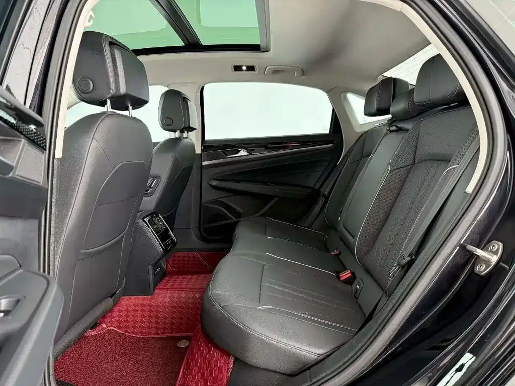 Volkswagen Passat — фото 8